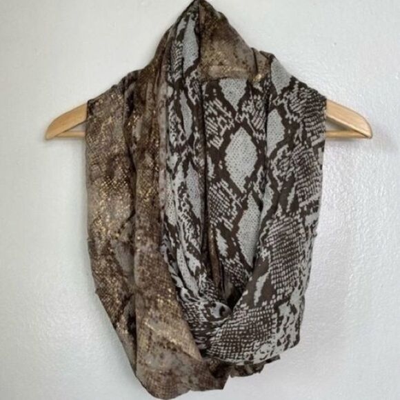 ✨HP✨EXPRESS Gold Brown Animal Snake Print Infinity Scarf✨ - Picture 4 of 9